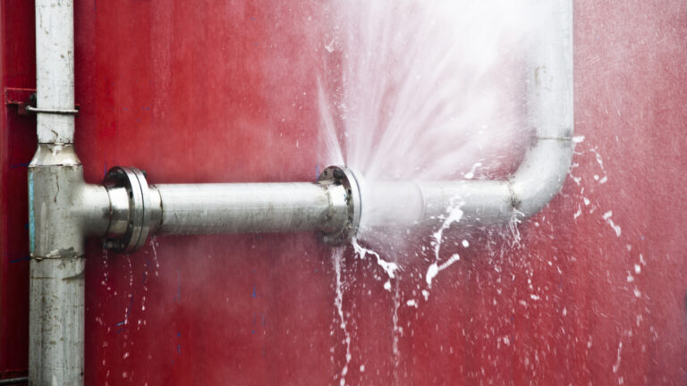 What to Do When a Pipe Bursts in Your Home